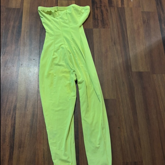 Gsuwoo jumpsuit - Picture 2 of 4